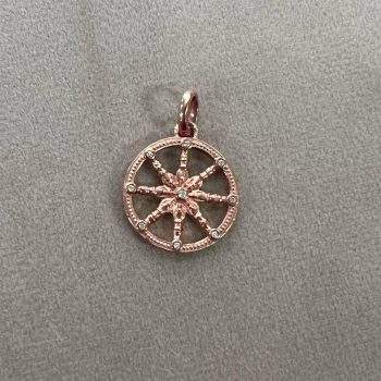 Apzeltīts kulons Karma