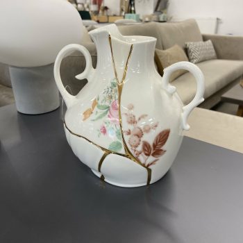 Vāze Kintsugi, zemā