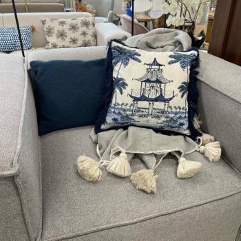 Spilvendrāna Akira, 40x40cm