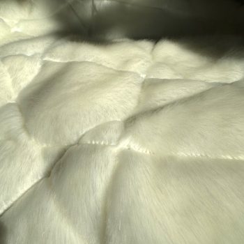 Mākslīgās kažokādas gultas pārklājs Tavi