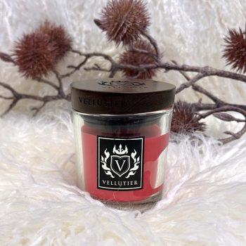 Svece By the Fireplace, mazā