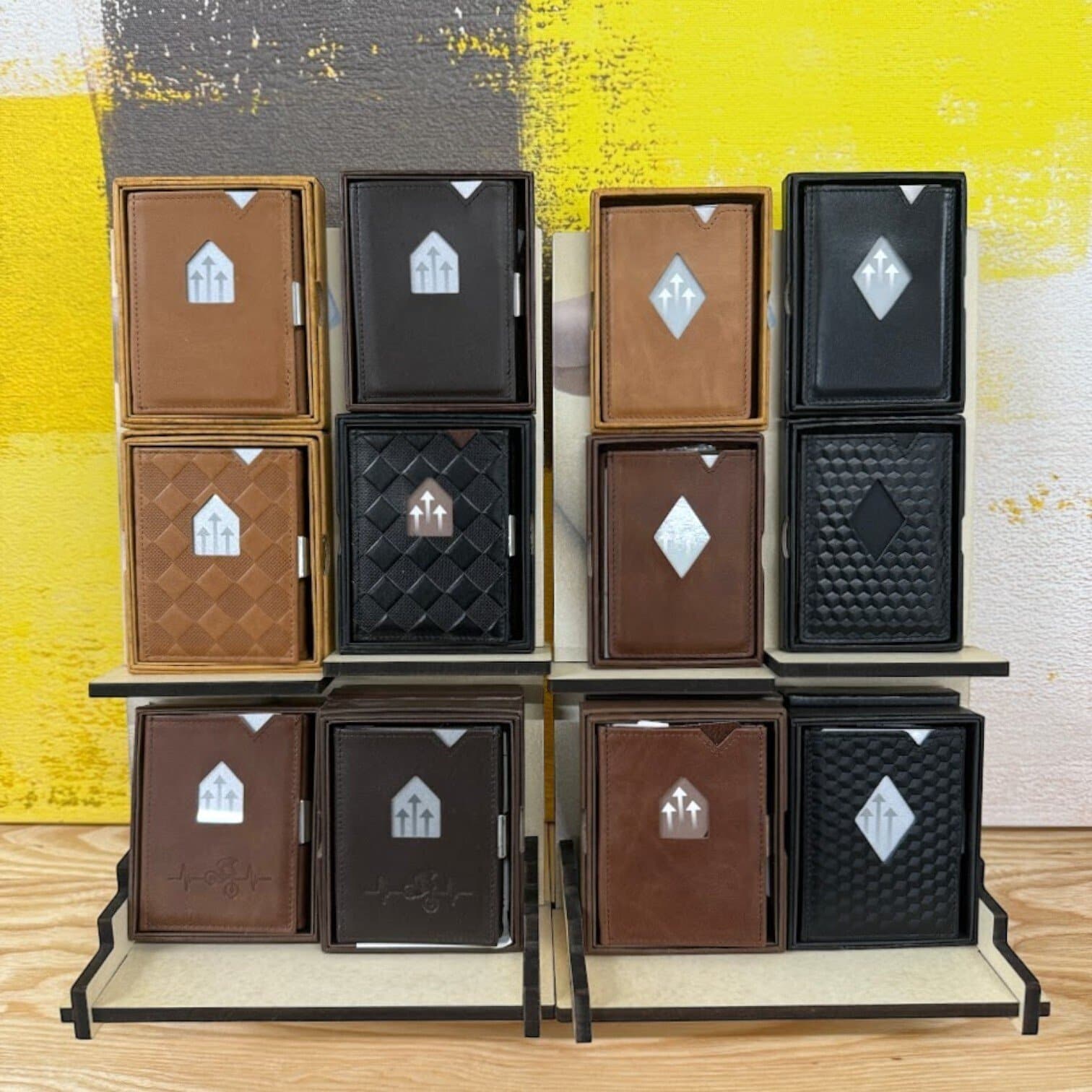 EXENTRI maks, Black Cube EXENTRI maks, Black Cube