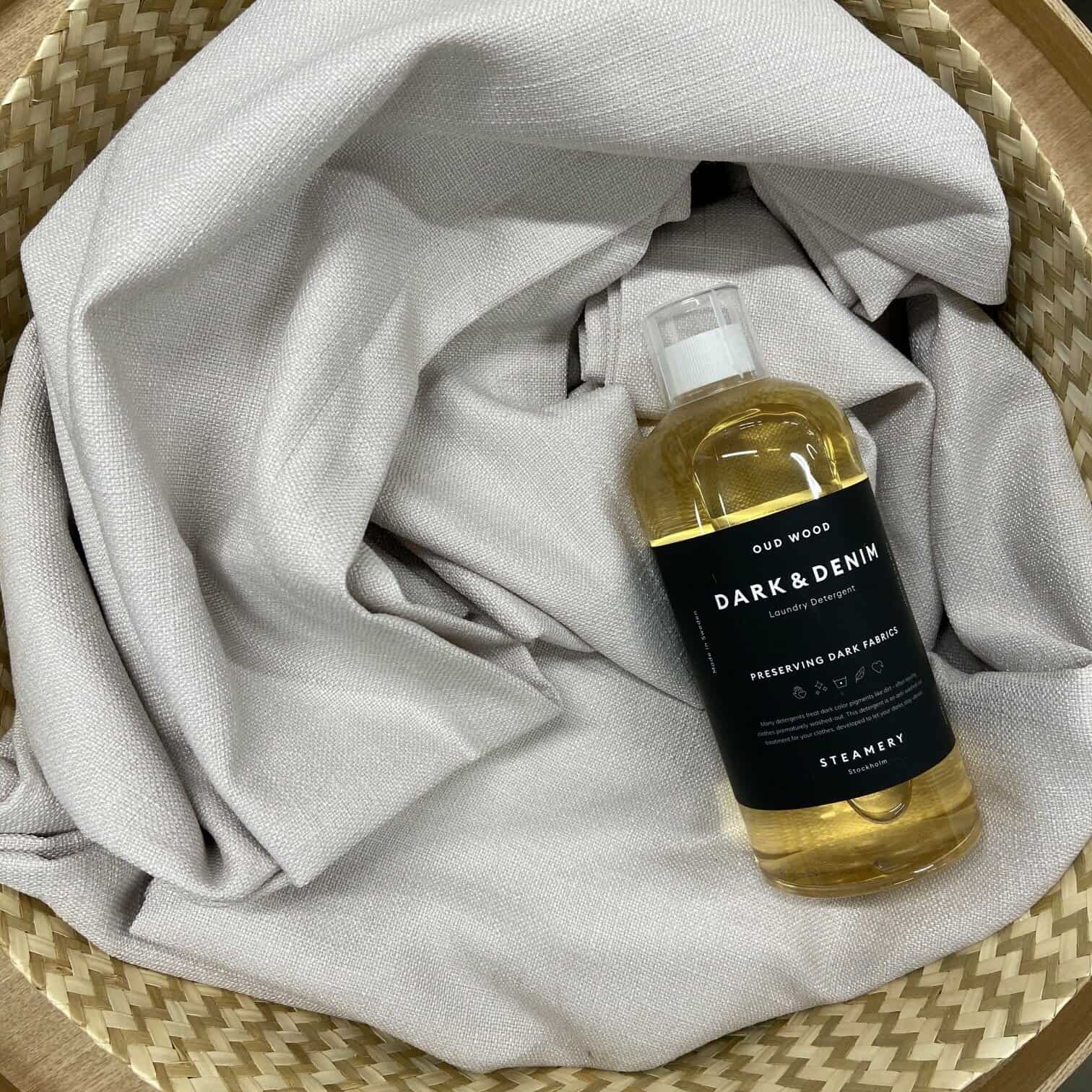 Veļas mazgāšanas līdzeklis Dark & Denim Veļas mazgāšanas līdzeklis Dark & Denim