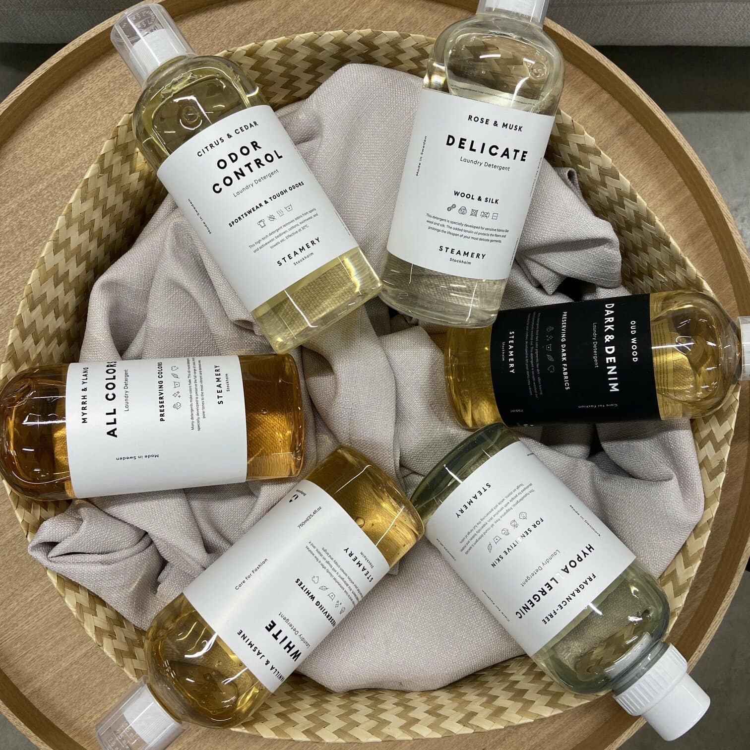 Veļas mazgāšanas līdzeklis Dark & Denim Veļas mazgāšanas līdzeklis Dark & Denim