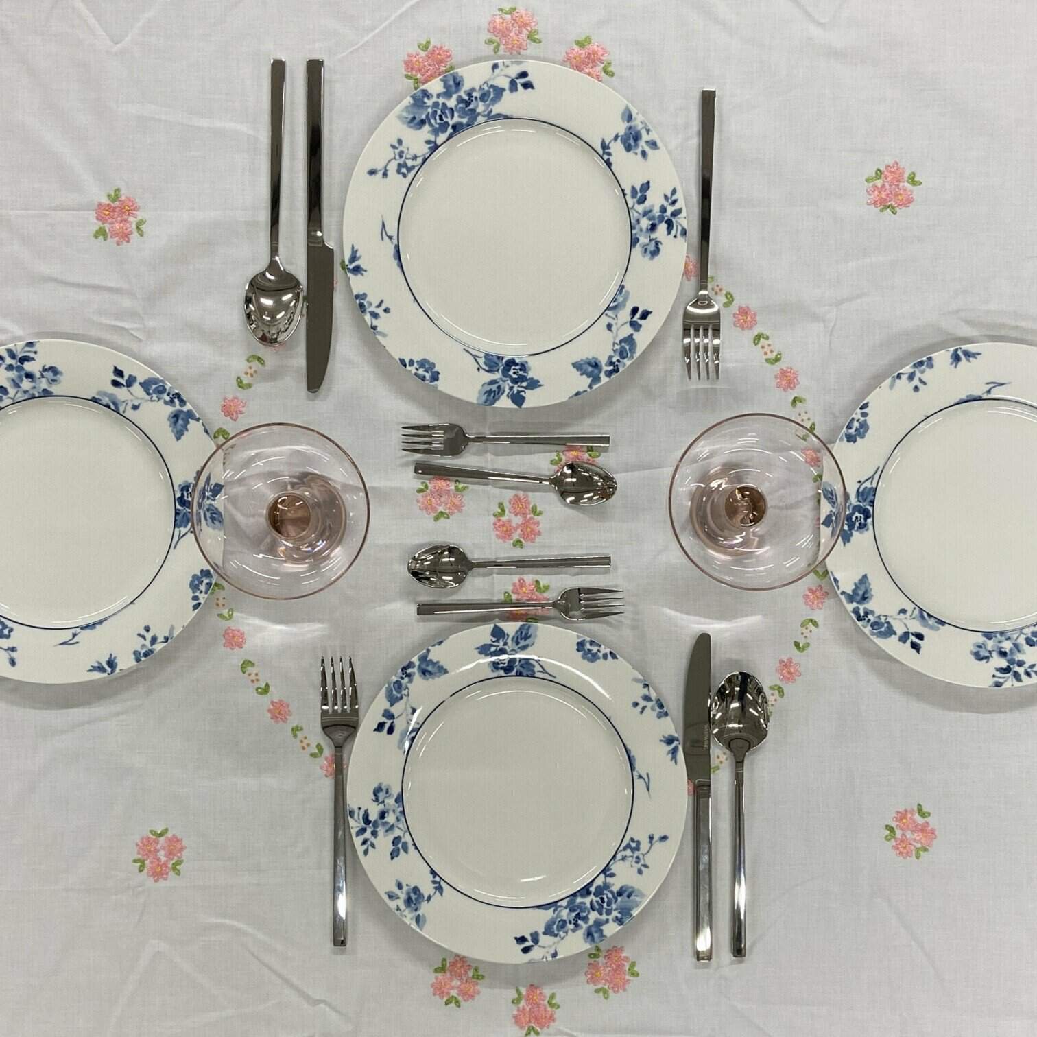 Šķīvju komplekts Candy Rose, 4gab. Šķīvju komplekts Candy Rose, 4gab.