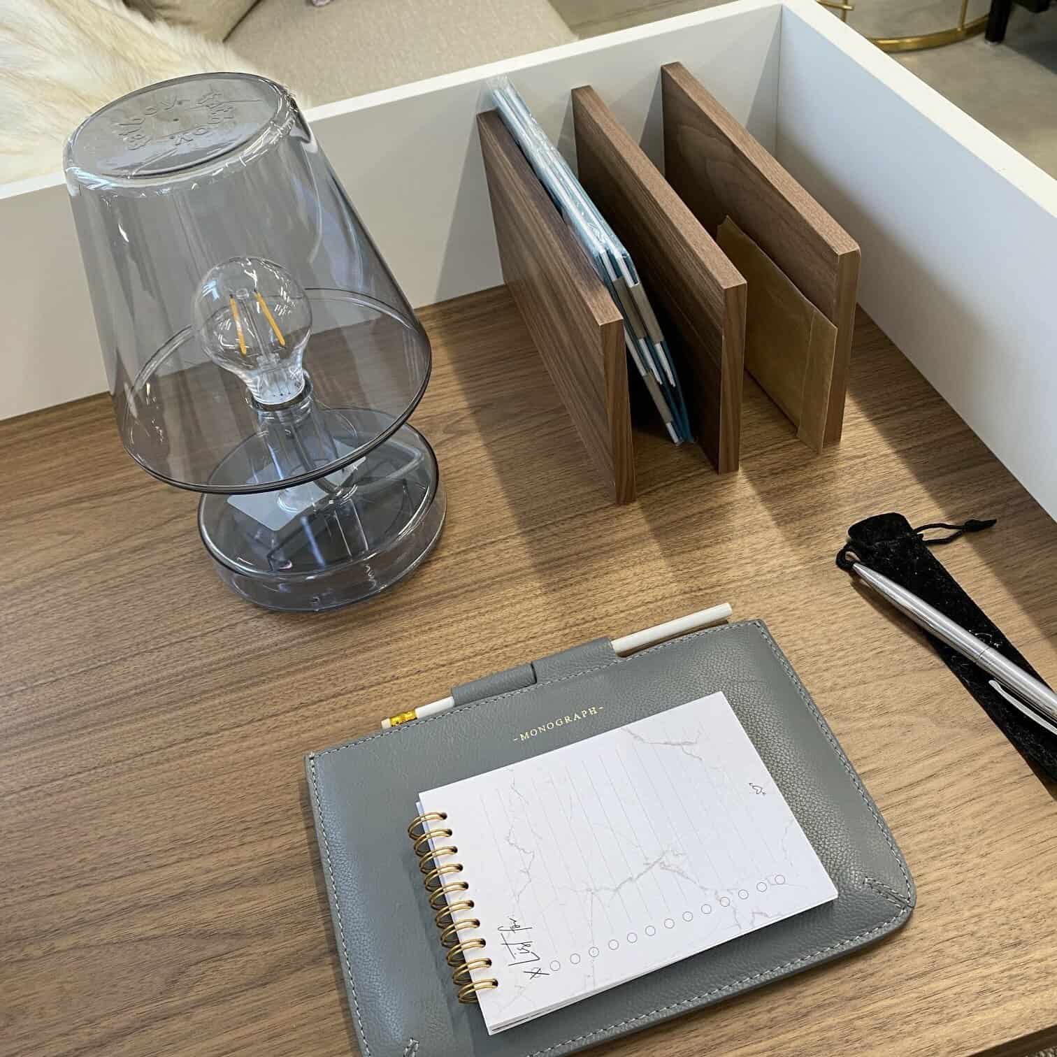 Galda lampa Transloetje, dimmējama Galda lampa Transloetje, dimmējama