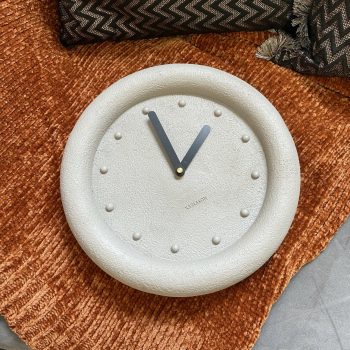 Sienas pulkstenis Petra