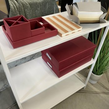 Kaste Oskar, sarkana