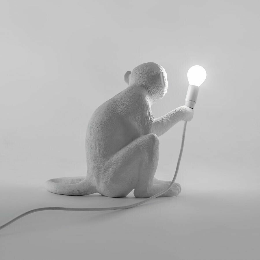Galda lampa The Monkey Lamp Sitting Version, balta Galda lampa The Monkey Lamp Sitting Version, balta