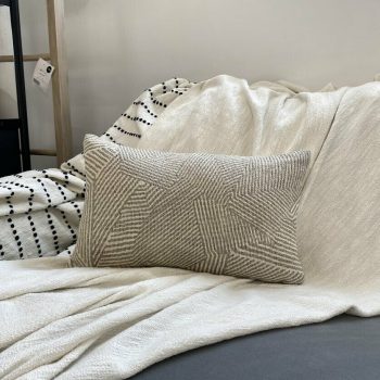 Spilvendrāna Nadia, bēša, 30x50cm