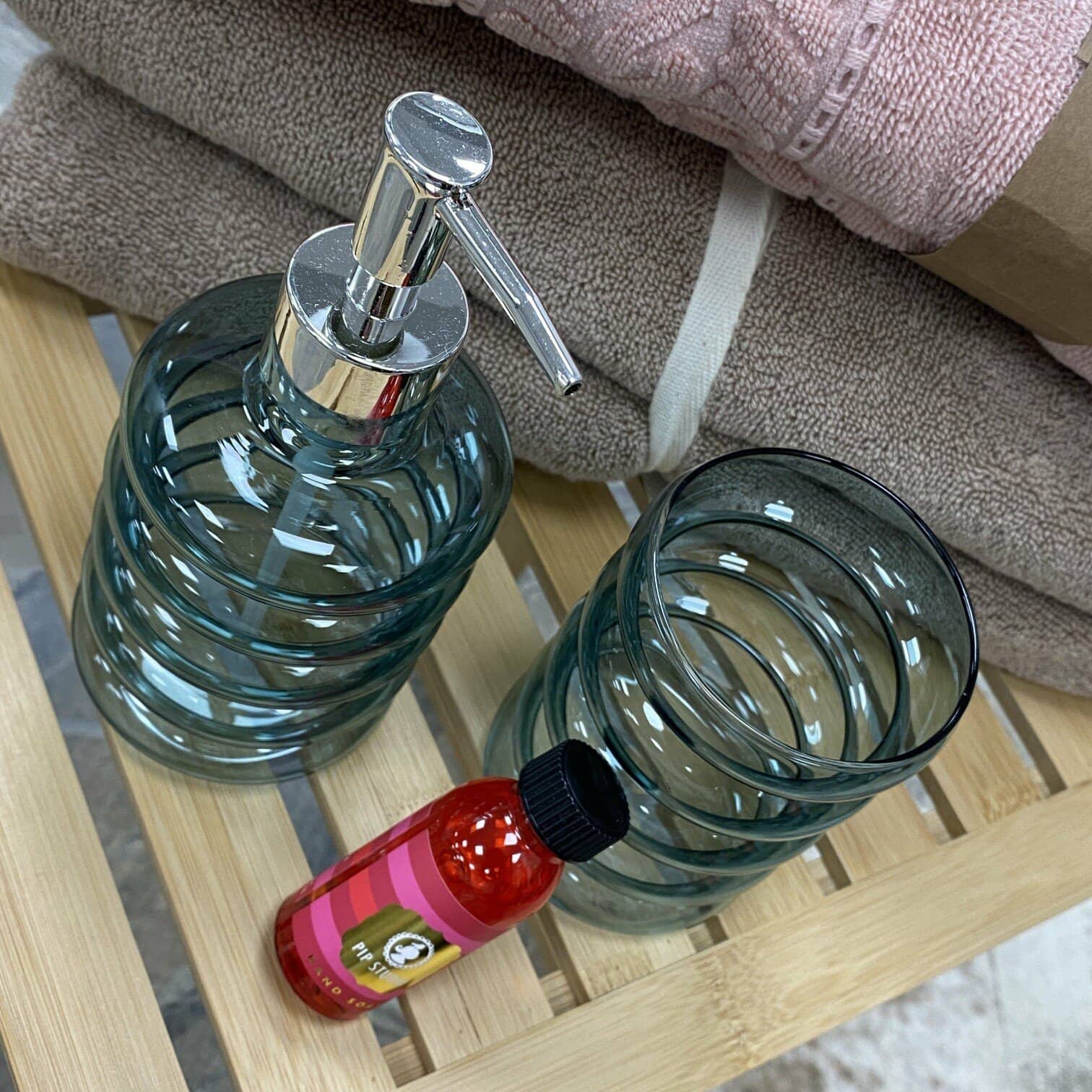 Vannas istabas piederumu komplekts Bubbly, 2gab. Vannas istabas piederumu komplekts Bubbly, 2gab.