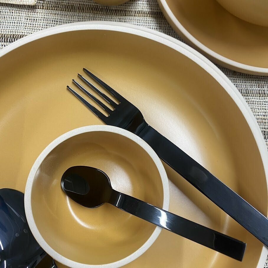 Galda piederumu komplekts Kimana, melna, 4 personām Galda piederumu komplekts Kimana, melna, 4 personām