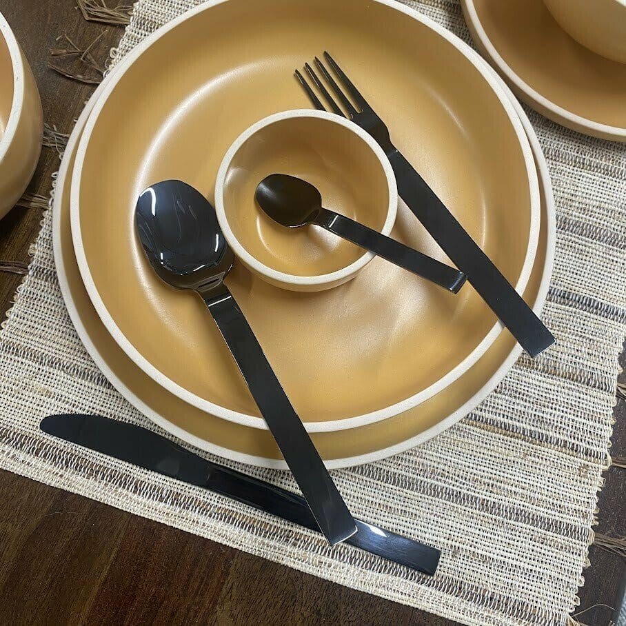 Galda piederumu komplekts Kimana, melna, 4 personām Galda piederumu komplekts Kimana, melna, 4 personām