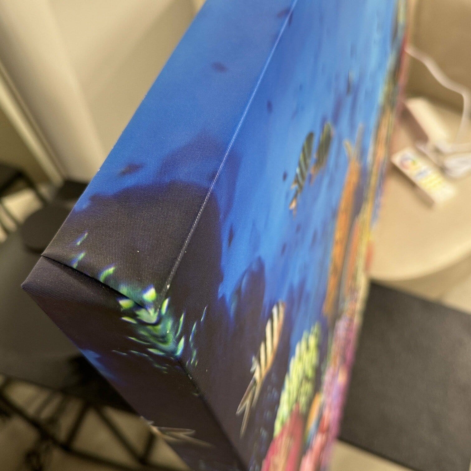 Audekla apdruka, Zivis virs koraļļu rifa, ar LED apgaismojumu Audekla apdruka, Zivis virs koraļļu rifa, ar LED apgaismojumu