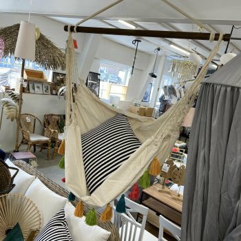 Iekarināms šūpuļtīkla krēsls Nacelle, balts/daudzkrāsains