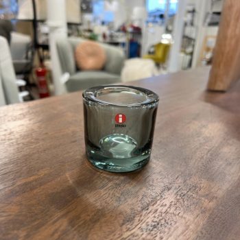 Svečturis Kivi, pelēks