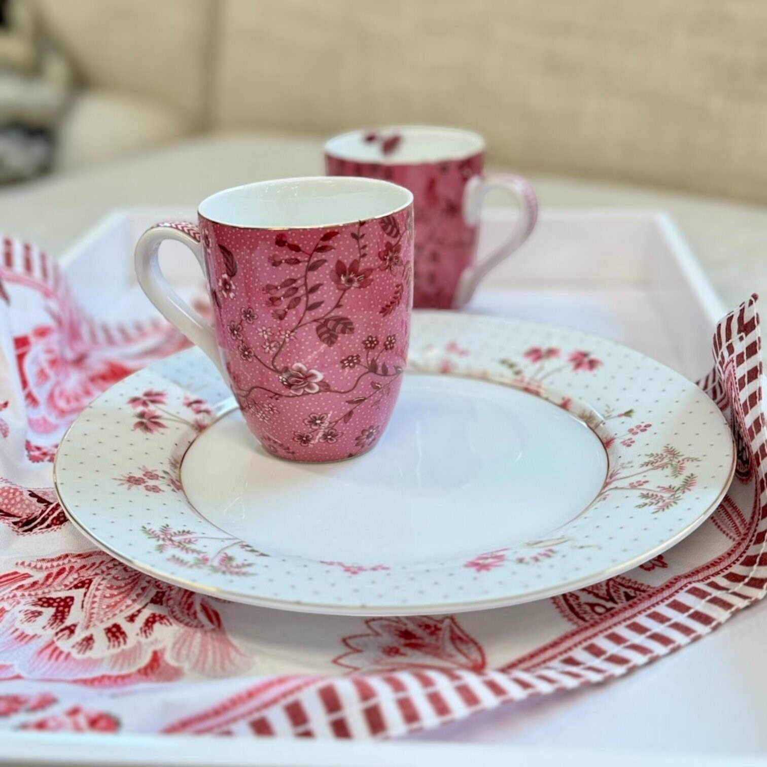 Šķīvis Jolie Dots Gold Pink, 26,5cm Šķīvis Jolie Dots Gold Pink, 26,5cm