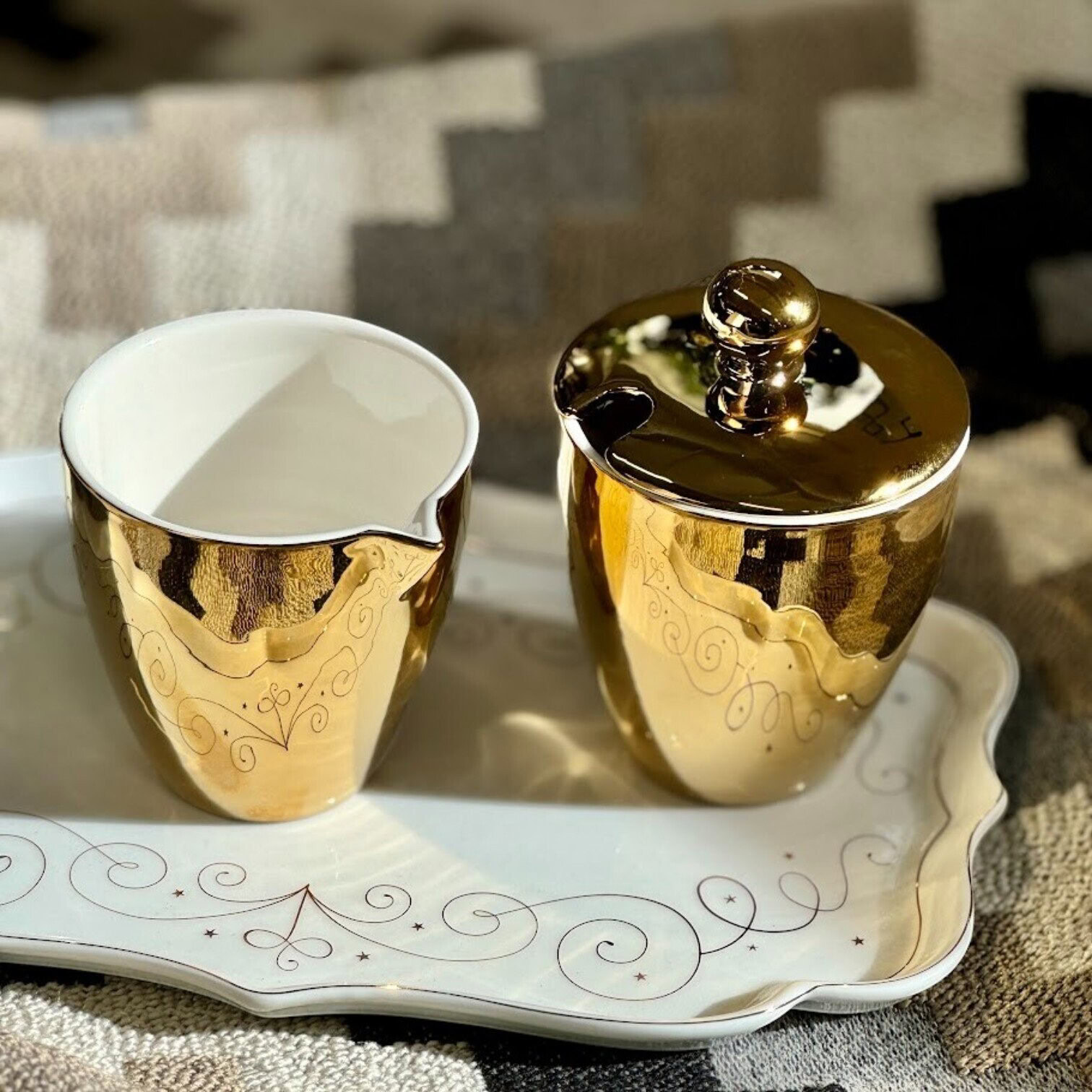 Piena un cukura trauku komplekts Gold, 2gab. Piena un cukura trauku komplekts Gold, 2gab.