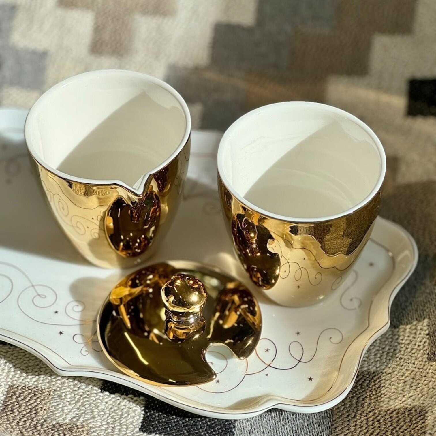 Piena un cukura trauku komplekts Gold, 2gab. Piena un cukura trauku komplekts Gold, 2gab.