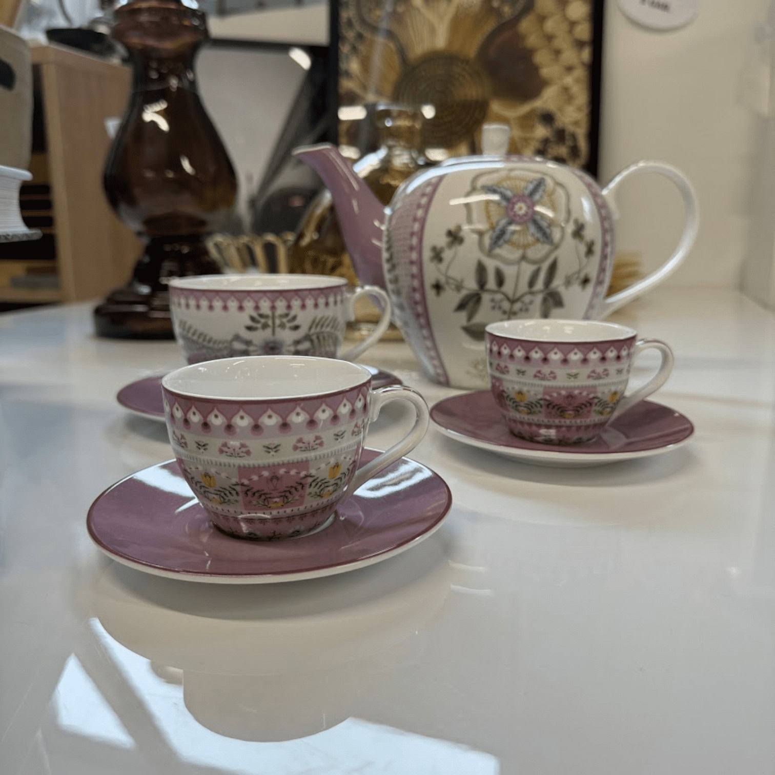 Espresso tases ar apakštasēm Lily&Lotus Lilac, 2gab. Espresso tases ar apakštasēm Lily&Lotus Lilac, 2gab.