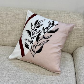 Spilvendrāna Opoku, 45x45cm