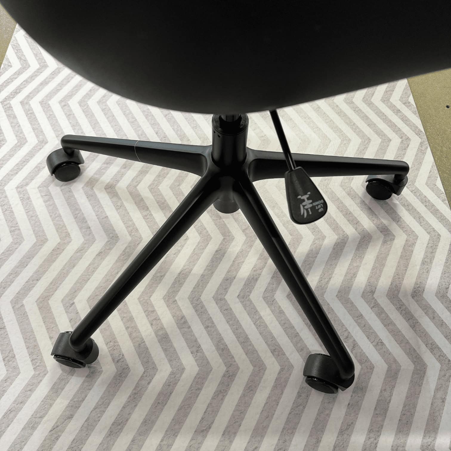 Biroja krēsls Claire, melns Biroja krēsls Claire, melns