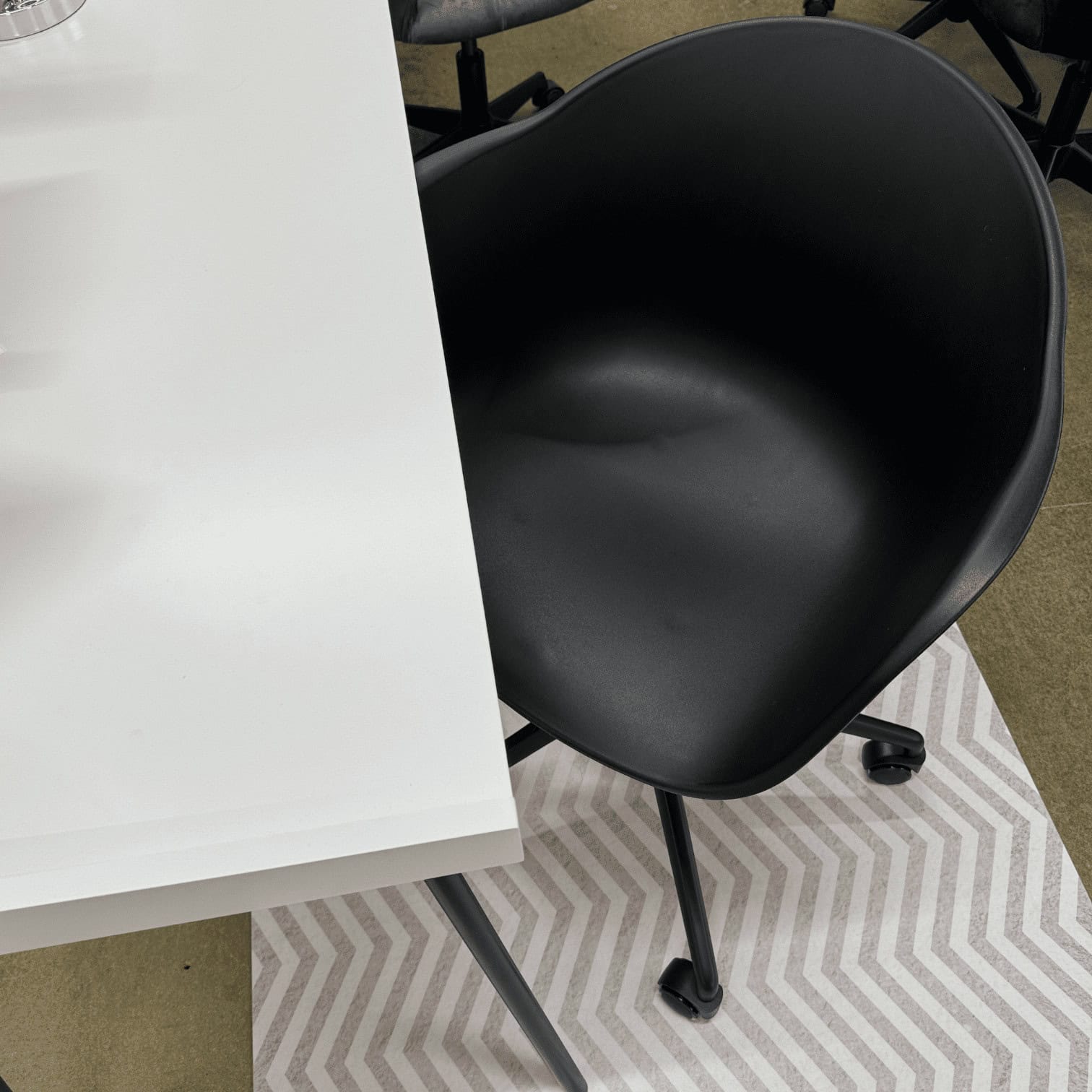 Biroja krēsls Claire, melns Biroja krēsls Claire, melns