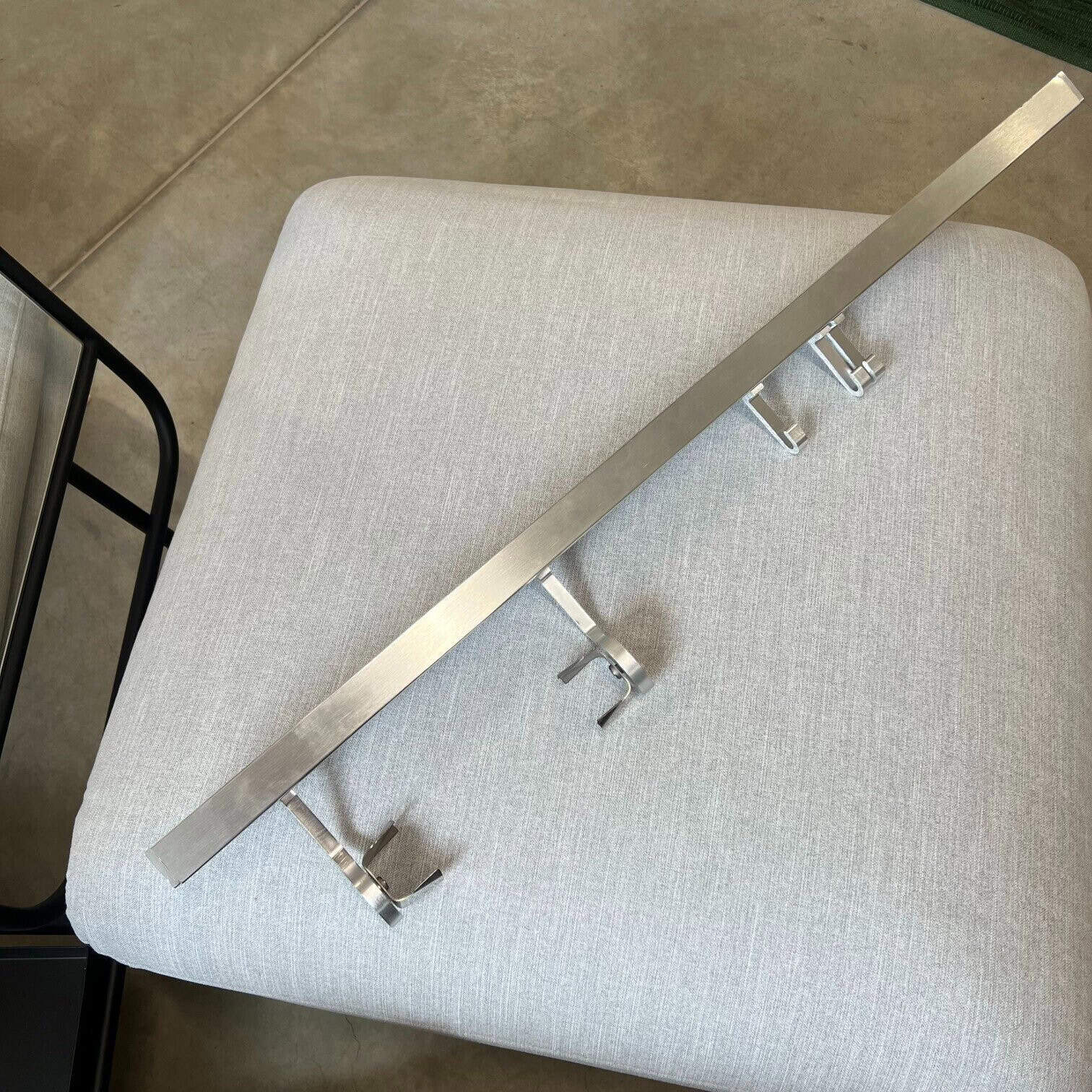 Plaukts virtuvei Horizon, hromēts alumīnijs Plaukts virtuvei Horizon, hromēts alumīnijs