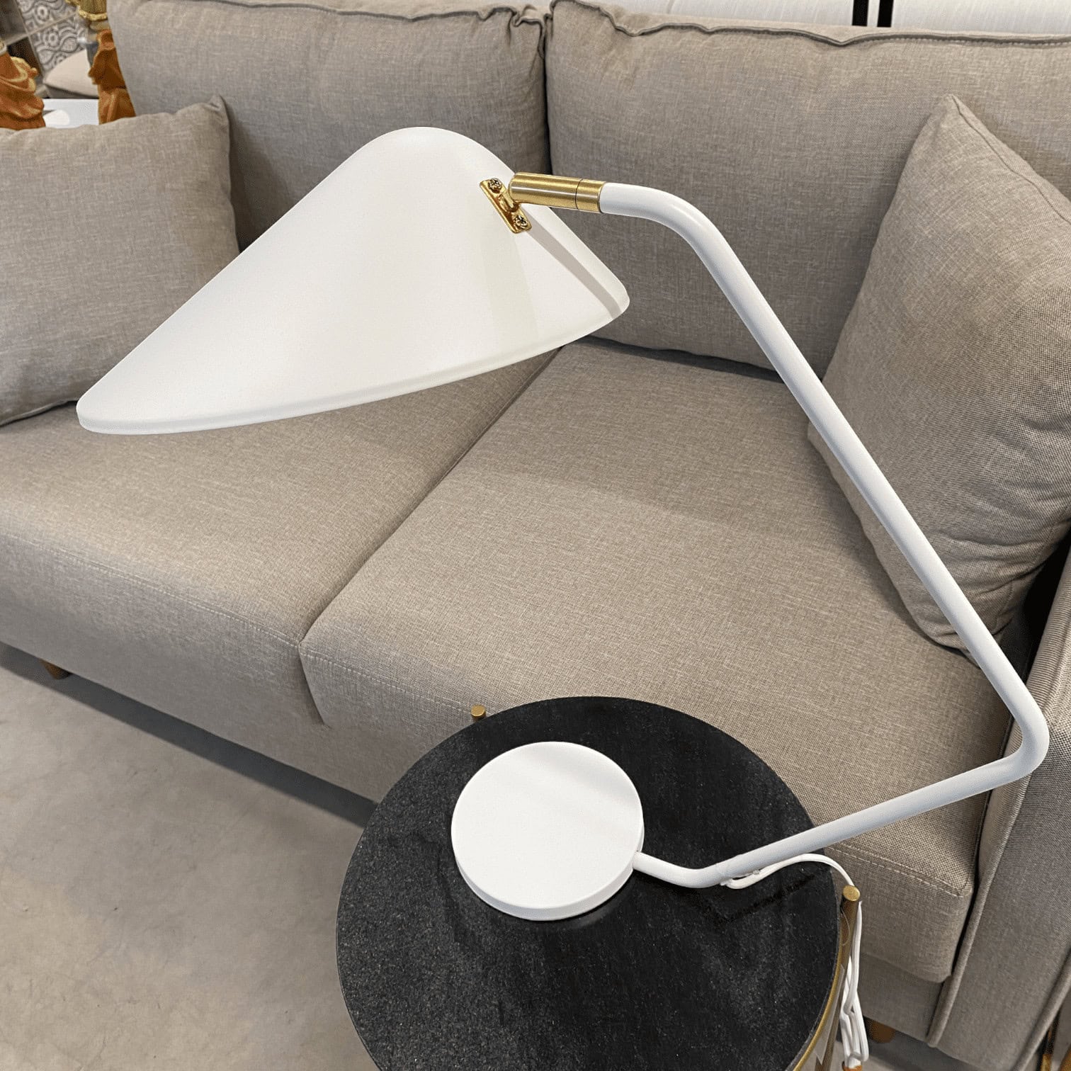 Galda lampa Neron, balta Galda lampa Neron, balta