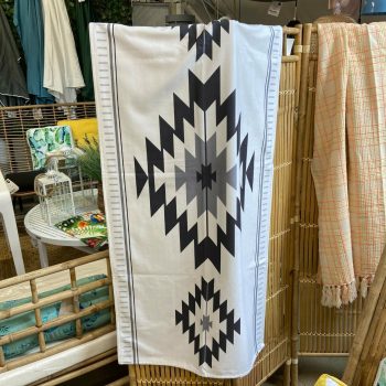 Pludmales dvielis Ikat