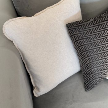 Spilvendrāna Inna, flīss, bēša, 40x40cm