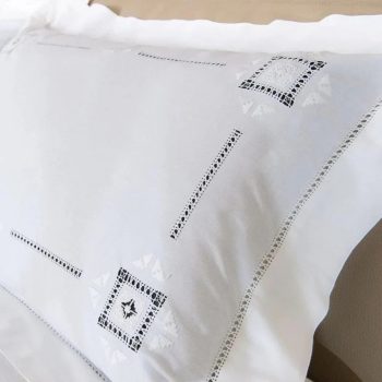 Spilvendrāna Donatello 50x80cm, roku darbs