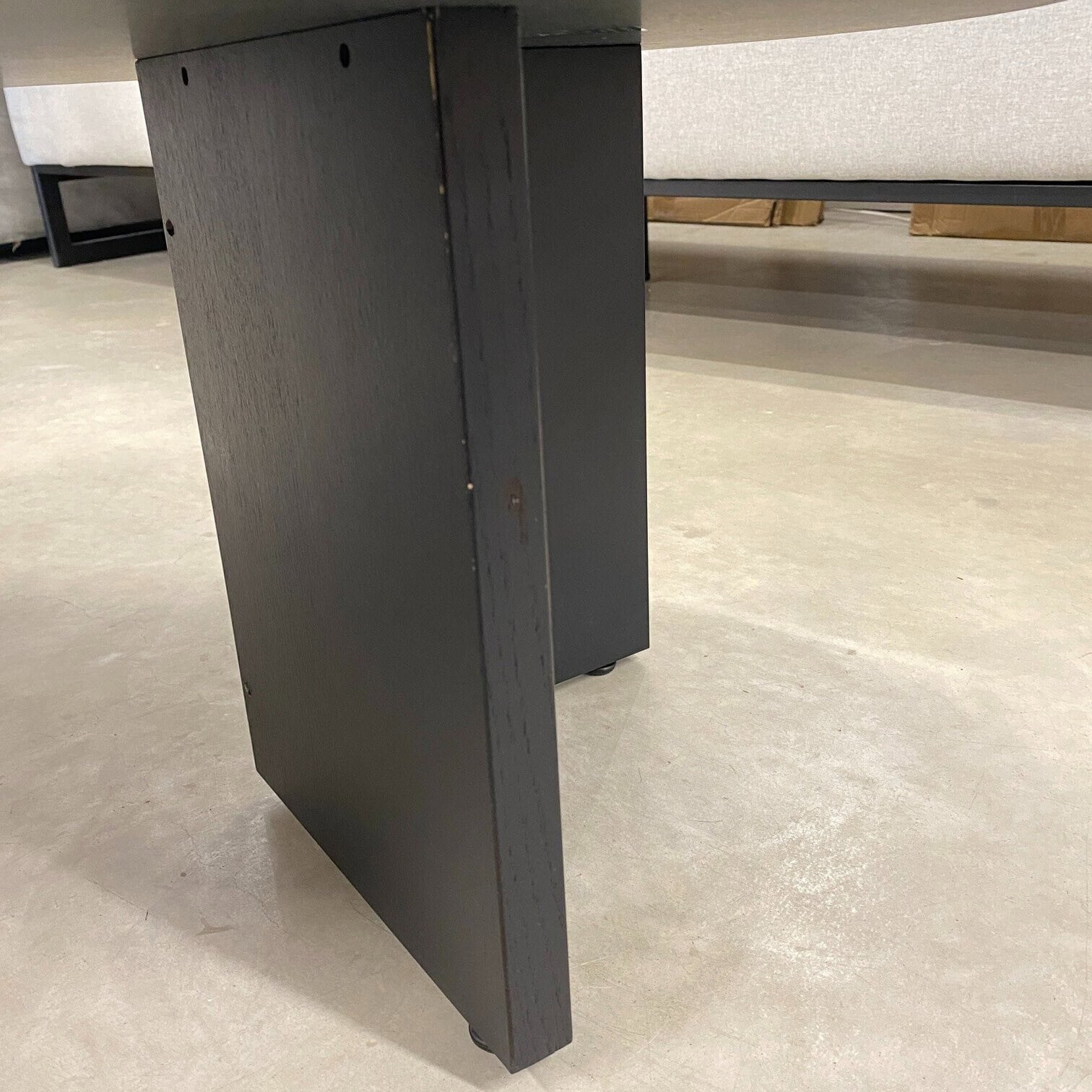 Žurnālgalds Toni, ovāls Žurnālgalds Toni, ovāls